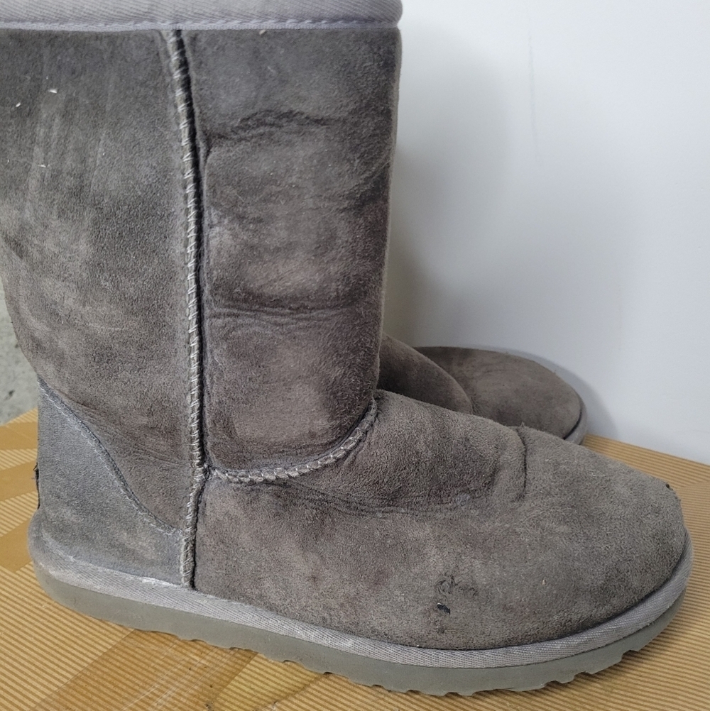Ugg Classic Short Boots SZ 6 - Picture 5 of 12